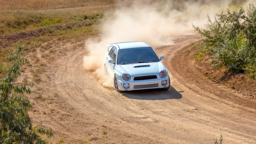 A aventura do Rally dos Sertões, marcada por desafios e velocidade, é destacada por Kelsem Ricardo Rios Lima.