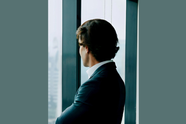 Ian dos Anjos Cunha aborda como líderes podem identificar precocemente os sinais de exaustão mental e agir antes que o problema se agrave.